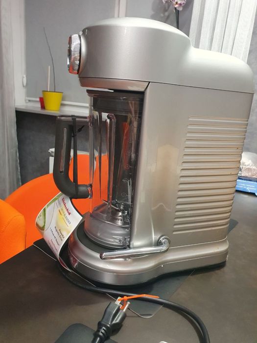 Продам Kitchenaid magnetic drive blender