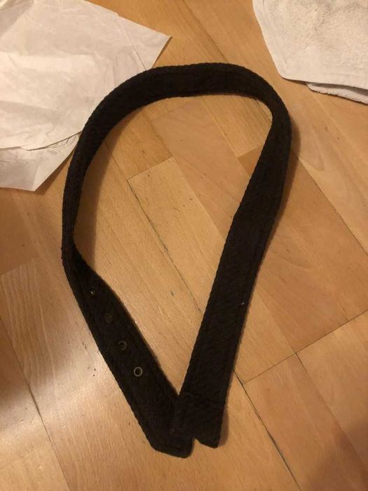 cinto castanho de tecido