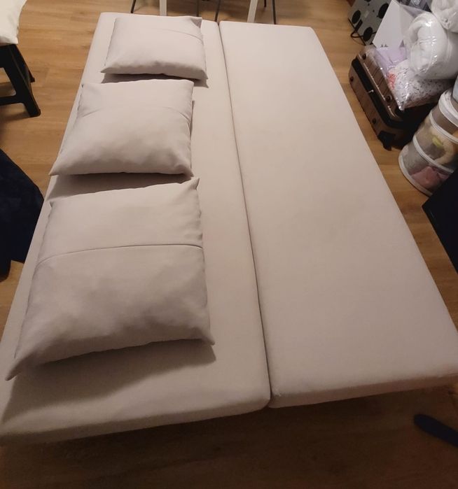 Sofá-Cama Bege com Arrumação + 3 Almofadas. (ikea Alvdale)n