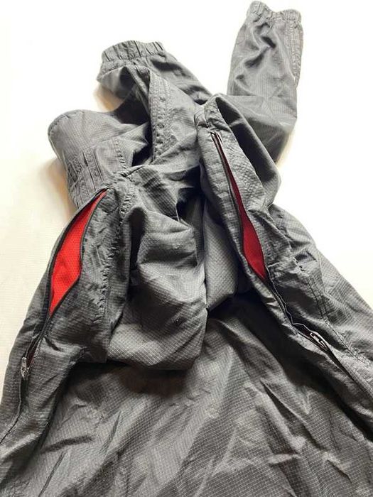 FC LIVERPOOL The Reds ADIDAS Originals czarna kurtka/wiatrówka rozm M