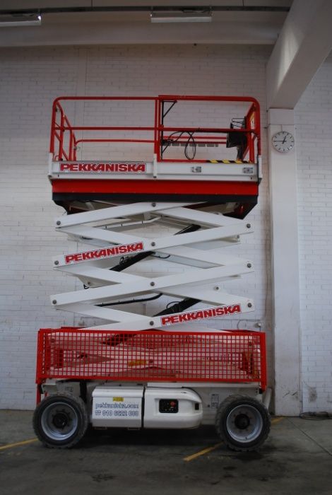 ПЕККАНІСКА ОРЕНДА акумуляторного ножичного підйомника JLG 4069 LE