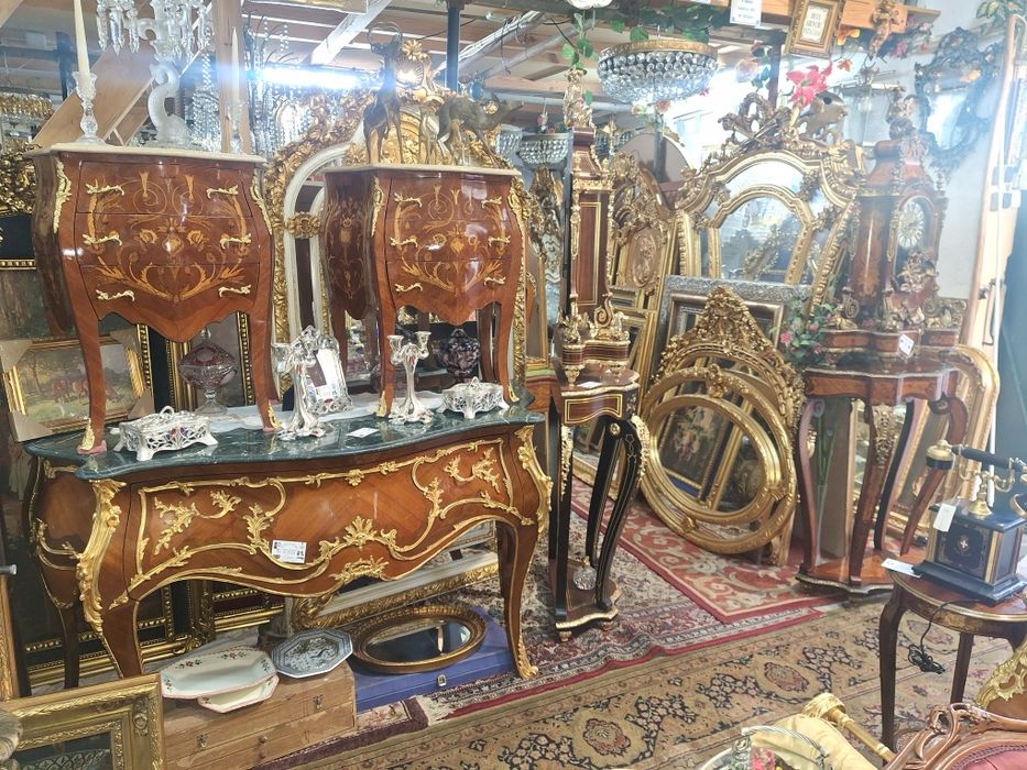 Grande stock de antiguidades