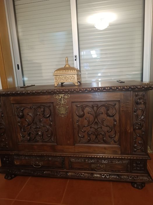 Magnífica arca antiga restaurada estilo renascença