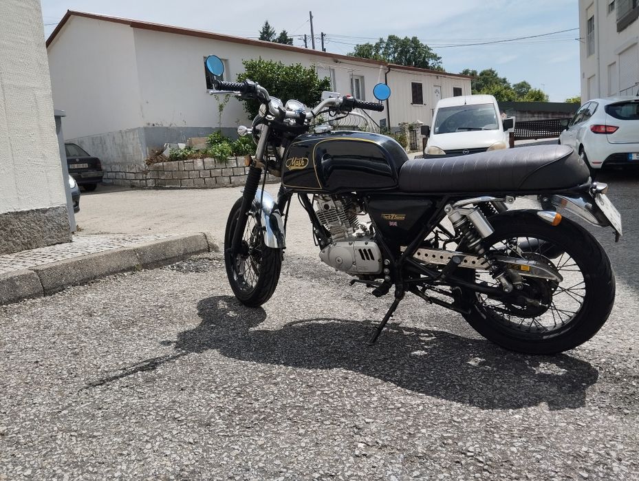 Mash 125 Black Seven