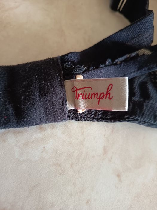 Stanik biustonosz 75 G Triumph z fiszbinami