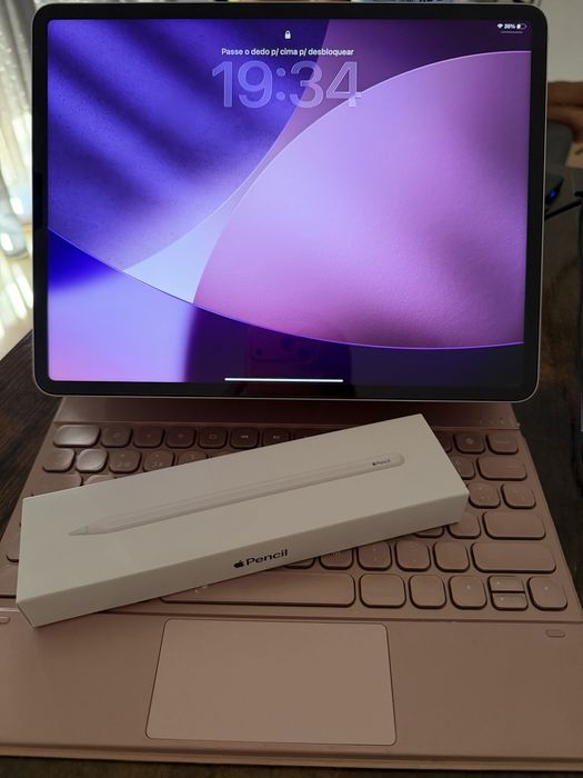 iPad Pro 12,9 (6ª geração) + Apple Pencil 2ª geração + capa/teclado