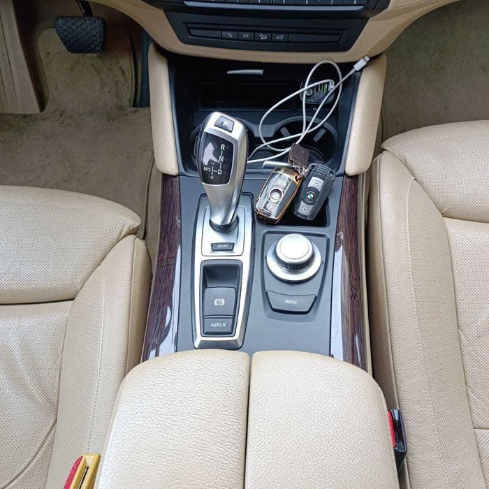 Консоль на Авто BMW 2008-2011рік В наявності Оригінал