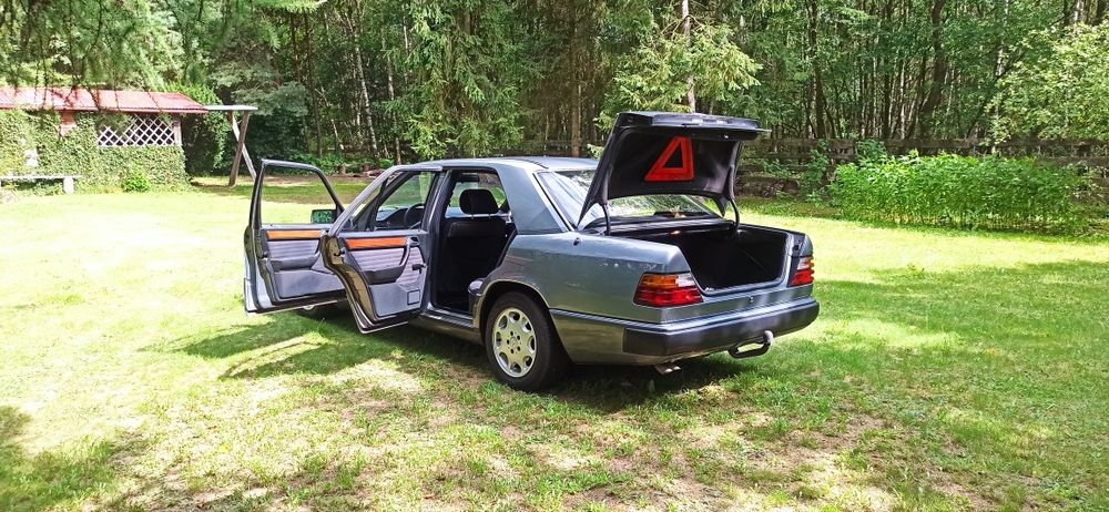 Sprzedam Mercedesa 124 z 1991 roku