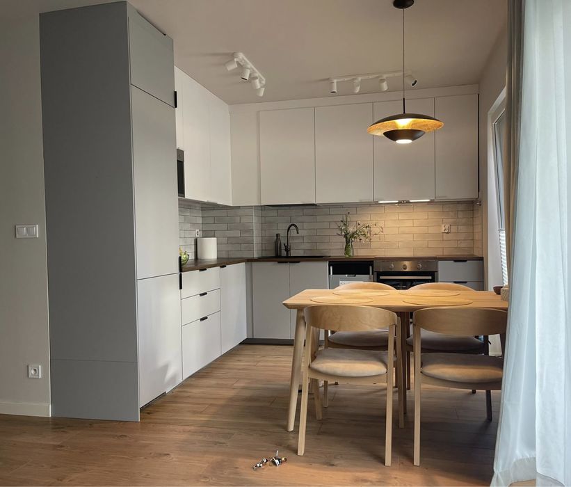 3-кімнатна квартира з подвірʼям та паркінгом Краків