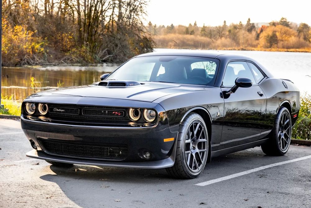 Dodge Challenger Super stan, oryginalny przebieg, shaker, 6,4 v8