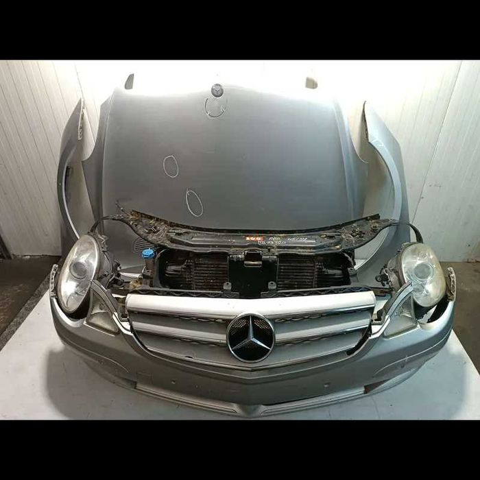 2006 Mercedes-Benz R комлект переда морда бампер фара капот в сборе