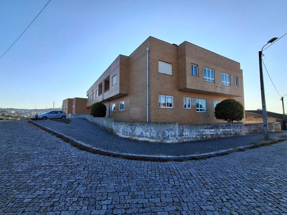 Arrendo T2 em Oliveira do Douro