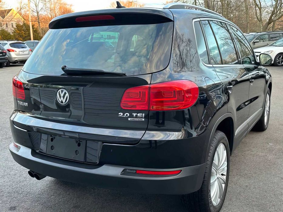 Volkswagen Tiguan SE 4Motion      2013