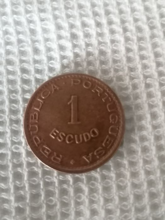 Moedas 1 escudo - Angola