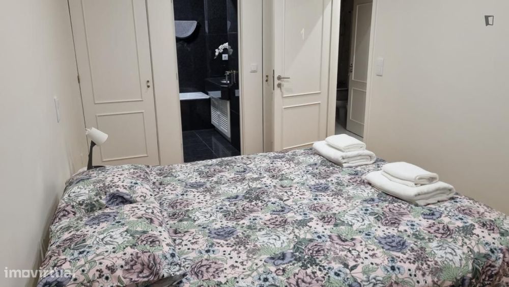 Quarto - localizado em Senhora da Hora Porto
