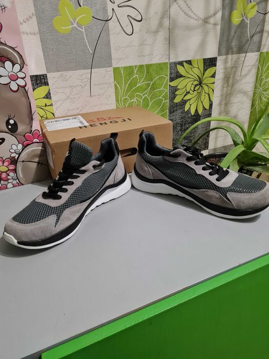 Кросівки чоловічі  сірі Nike