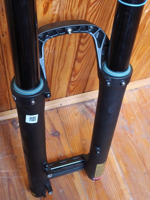 Нова вилка SR Suntour DUROLUX rc+ 29" 180mm 38мм ноги boost