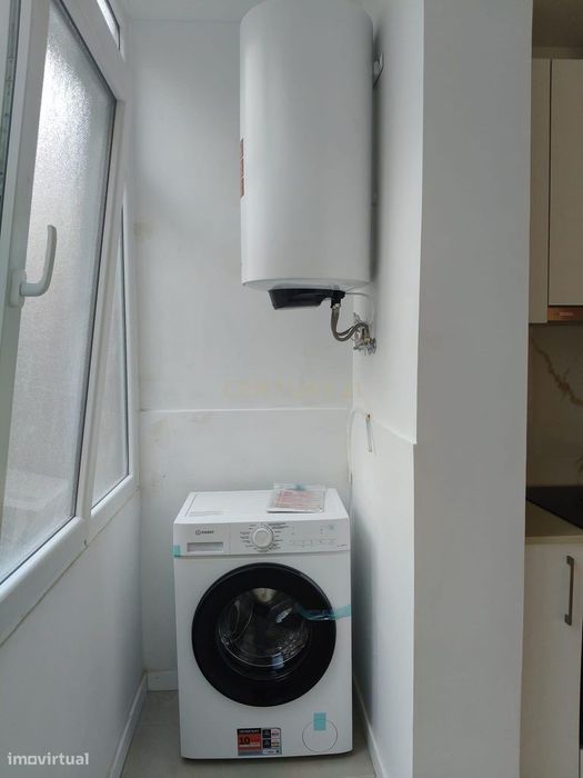 Apartamento T2 renovado pronto a estrear em Beato, a 500 metros do met
