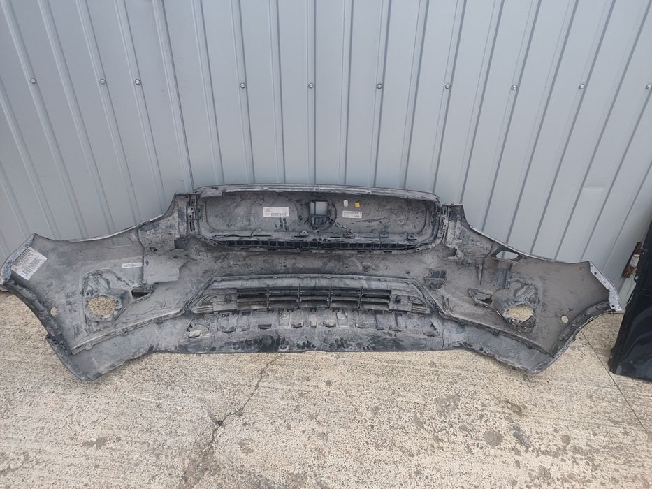 Крило переднє праве і лівеVolvo c40.  cx40