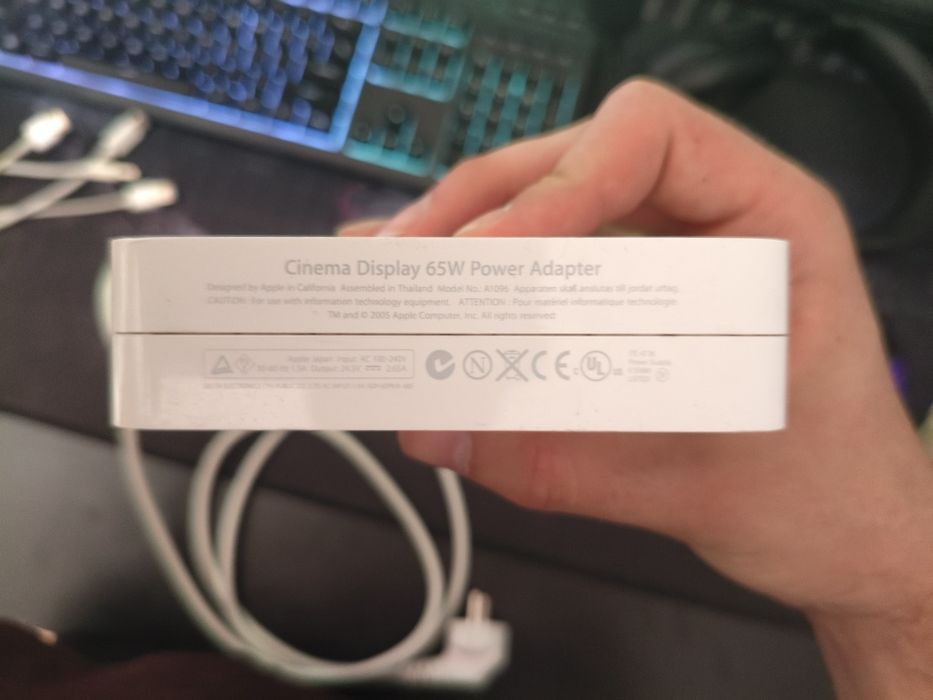 Apple Cinema Display 22” A1096 – monitor kolekcjonerski