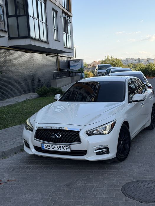 Авто машина infiniti продам q50