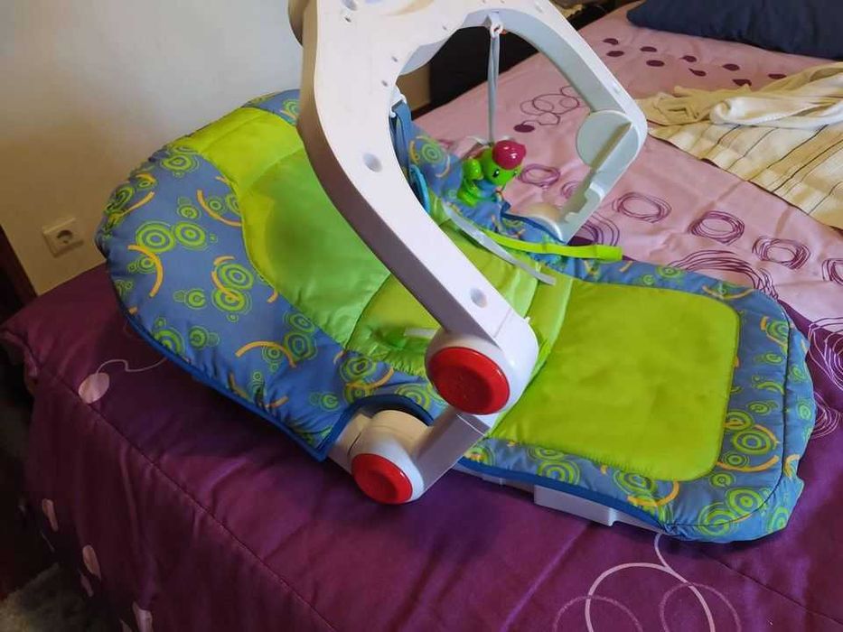 Espreguiçadeira de actividades musical para bebé
