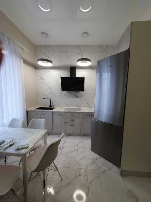 Продам 2 ком. кв. Центр, метро Левада, ул. Гольдберговская LT