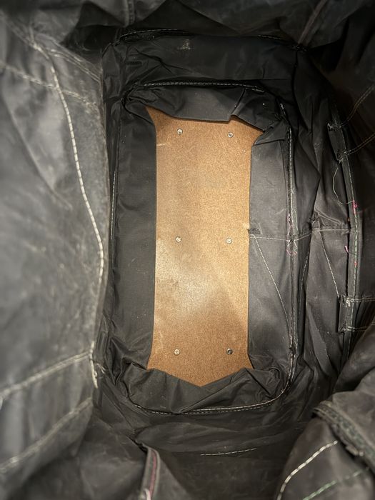 Torba Reebok na 6 kółkach z możliwością powiększania.