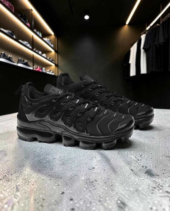 Кросівки жіночі Nike Air VaporMax Plus Triple Black женские кроссовки найк вапормакс