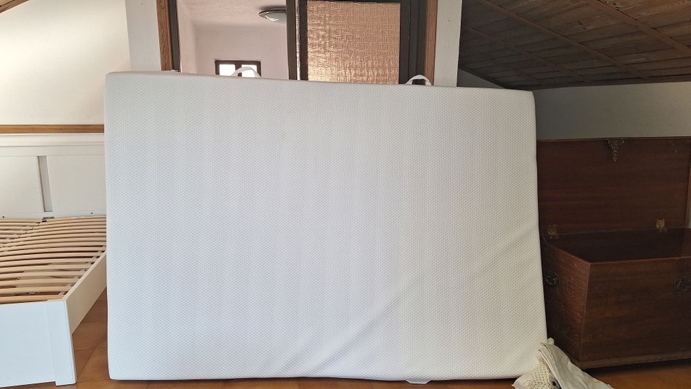 Cama Casal IKEA SONGESAND 140x200 + Colchão VESTERÖY (Como Novo)