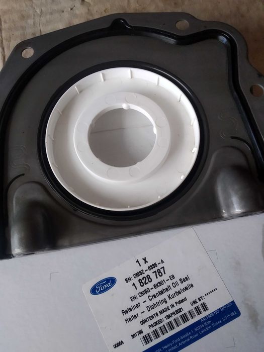 Сальник коленвала задний Ford EcoBoost 1.0. 1 828 787.