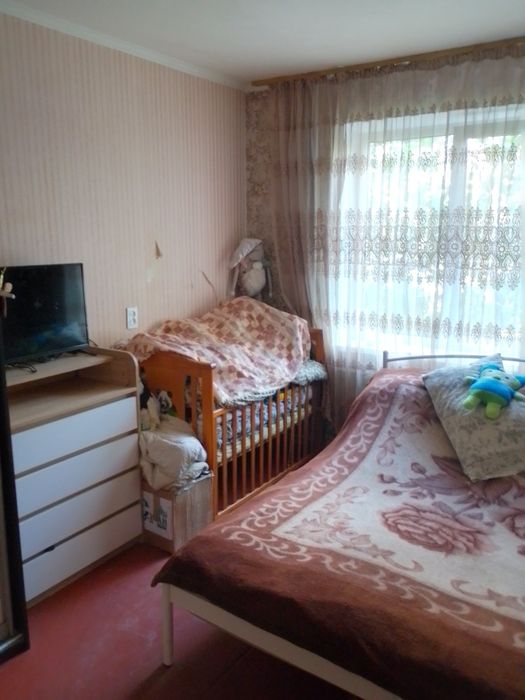Здам 2кмн квартиру на Заливній на 1 поверсі