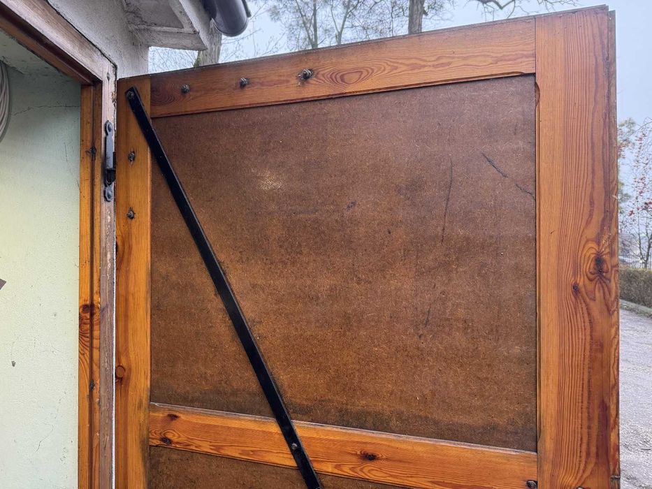 Brama garażowa drewniana solidna loftowa