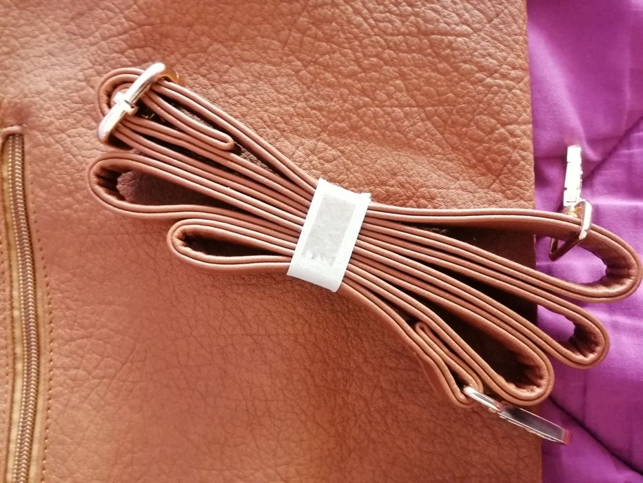 Mala grande castanha NOVA com fivela