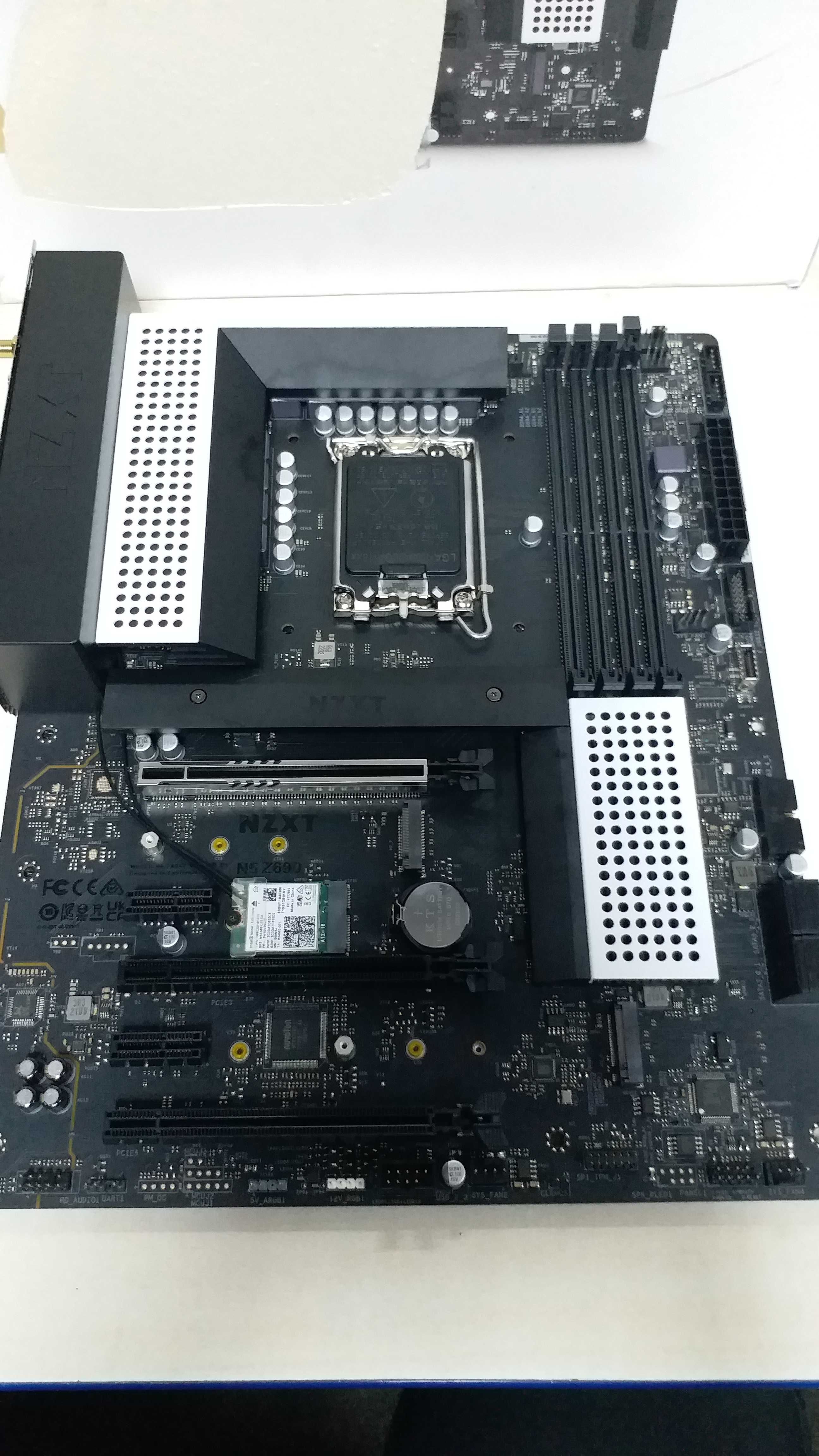 Плата NZXT N5 Z690 Matte White Сокет 1700: 6 399 грн. - Комплектуючі та ...