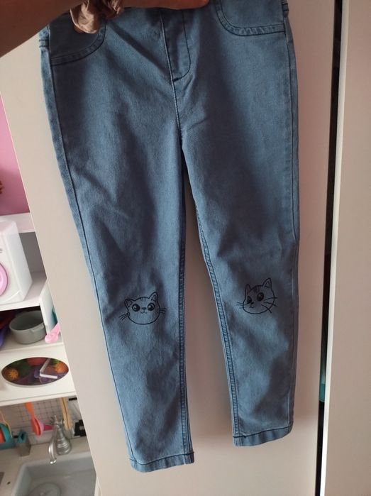 Nowe spodnie jeansowe dla dziewczynki Sinsay