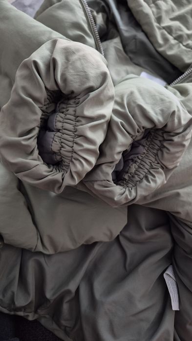 Oliwkowa kurtka puffer z kapturem XS