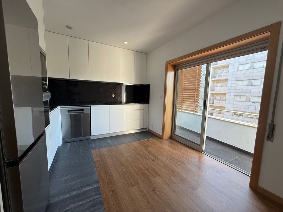Excelente T3 Duplex em Paredes