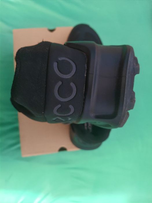 Продам термо кросівки ECCO  27,5- 28см