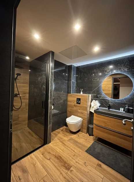 SAUNA & JACUZZI w Prywatnym Apartamencie w Centrum Miasta, parking