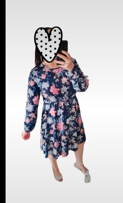 Śliczna kwiecista sukienka z długim rękawem, lejąca, lekka rozm.XL