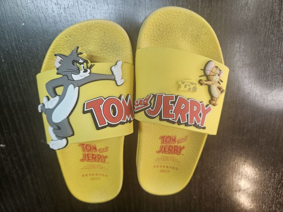 Klapki Tom & Jerry Reserved r. 26/27 używane KupMiChceTo