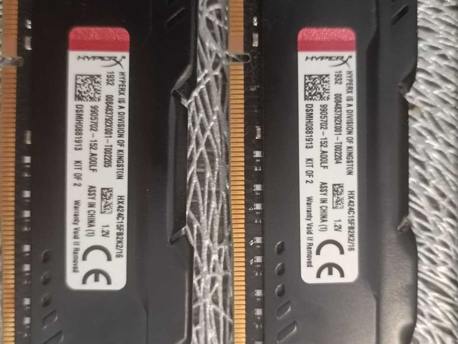 Vendo memória RAM HyperX Fury DDR4 de 32 GB (4×8 GB), 2666 MHz.
