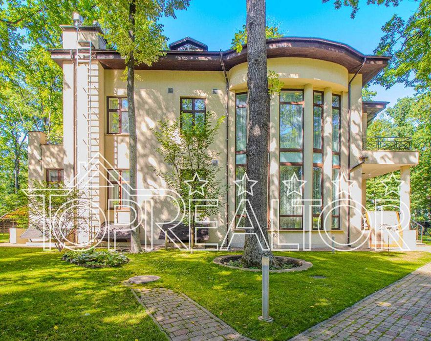 Елітний будинок у к.м. Park House з 13-метровим басейном