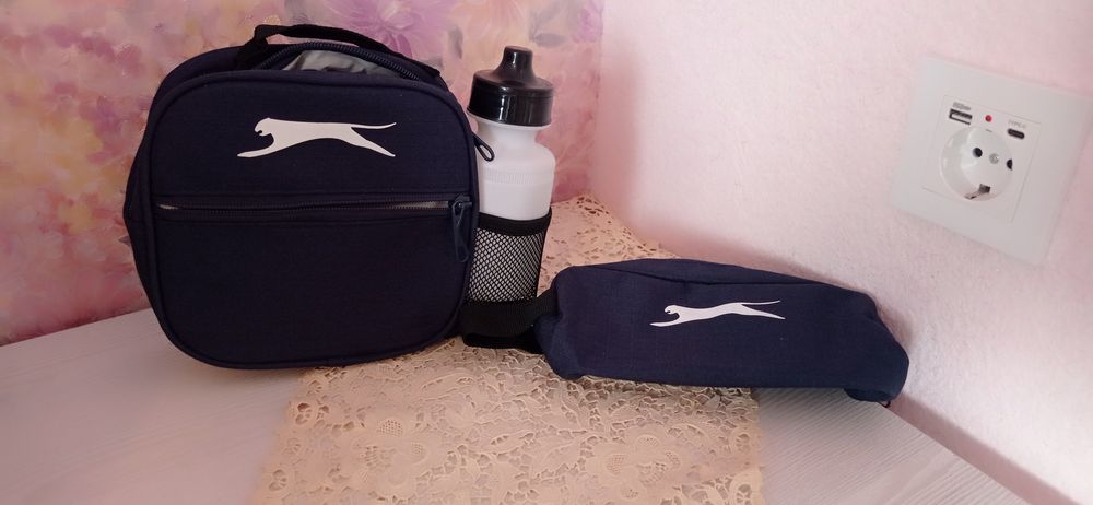Стильний та практичний ланч-набір Slazenger (сумка + пляшка + пенал)