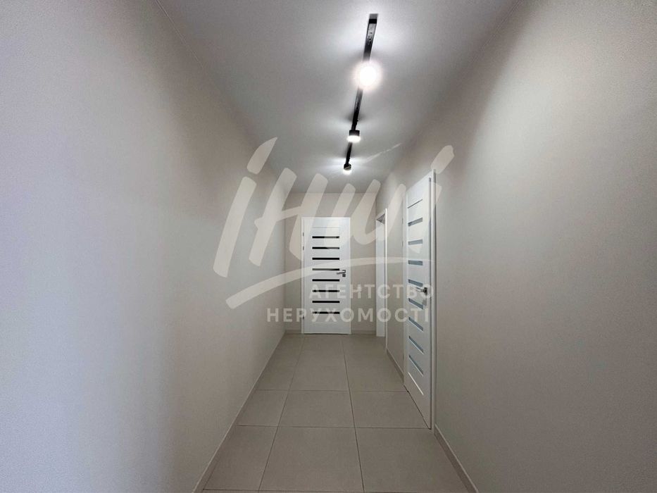 Центр міста | 2-х кімнатна квартира з ремонтом. Постанова\євідновлення