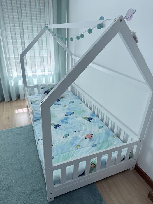 Cama montessori com colchão