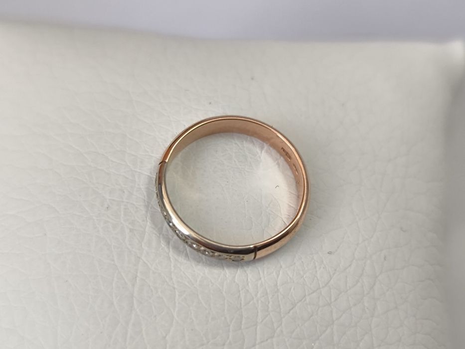 Кольцо золотое с бриллиантами р15.5 (2.03г)