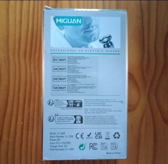Máquina de barbear sem fios multifunções. Nova