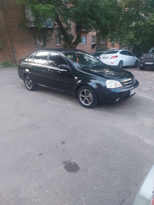 Шевролє Лачеті в гарному стані